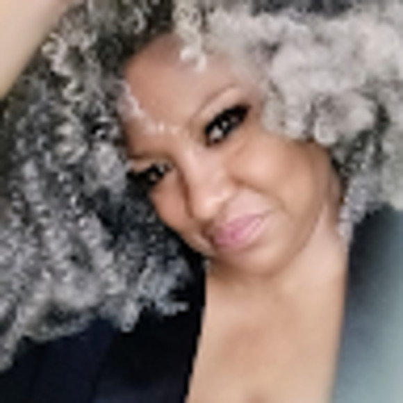 Meet your Posher, Michelle - Picture 1 of 1